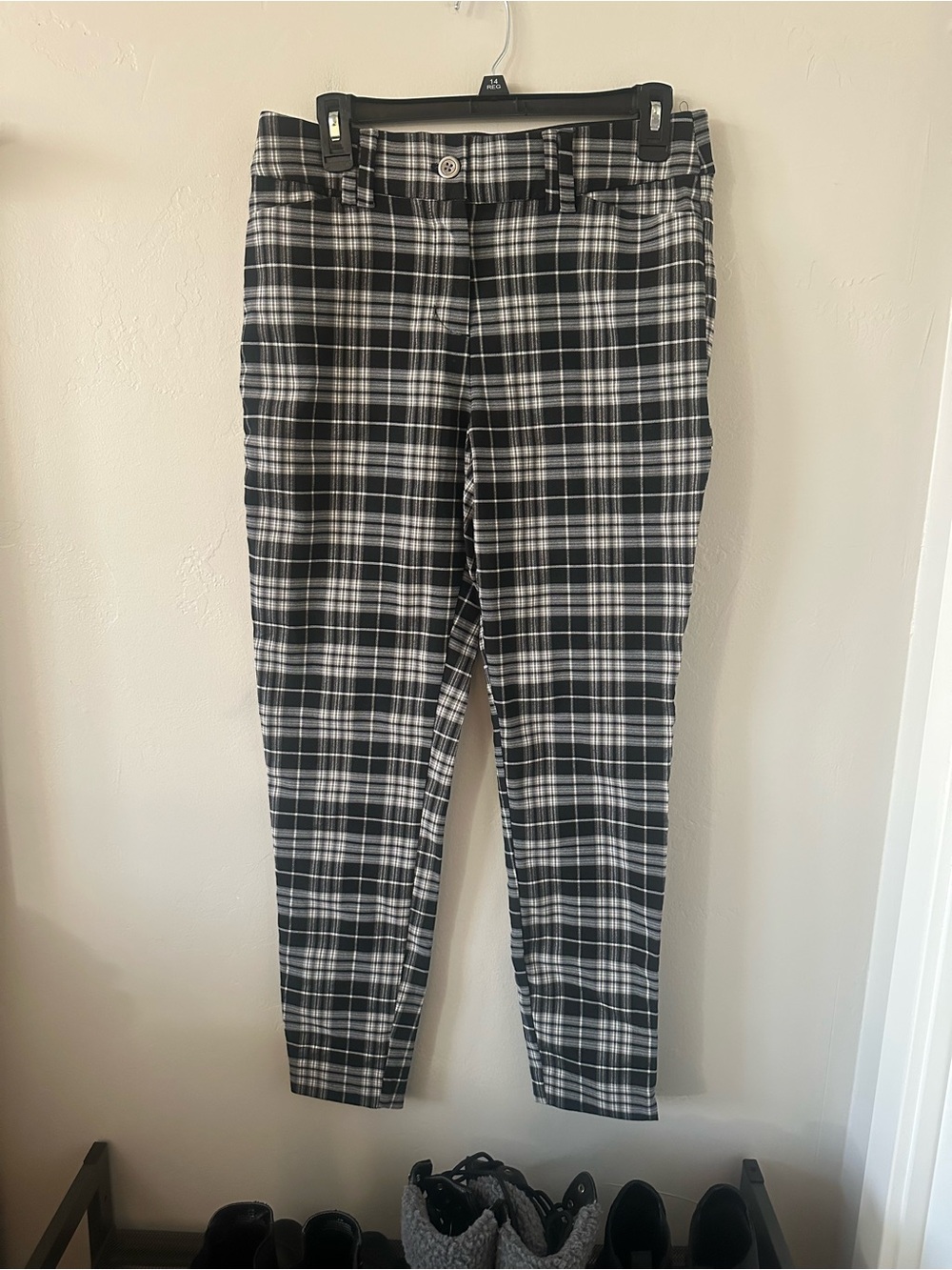 Maurices Black & White Plaid Skinny Pants